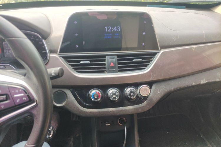 Used Baojun 310W 2017 1.5L Manual Fashion Model China V