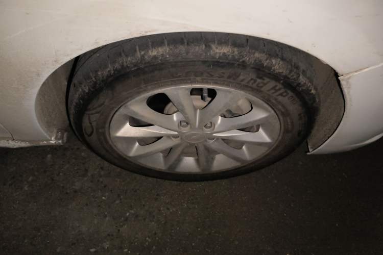 Used Chevrolet Cruze 2018 Revised Version 320 Automatic Pioneer Edition Right Front Wheel Hub