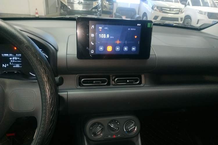 Used Wuling Hongguang New Energy 2024 All-Electric Model 300KM Standard Version
