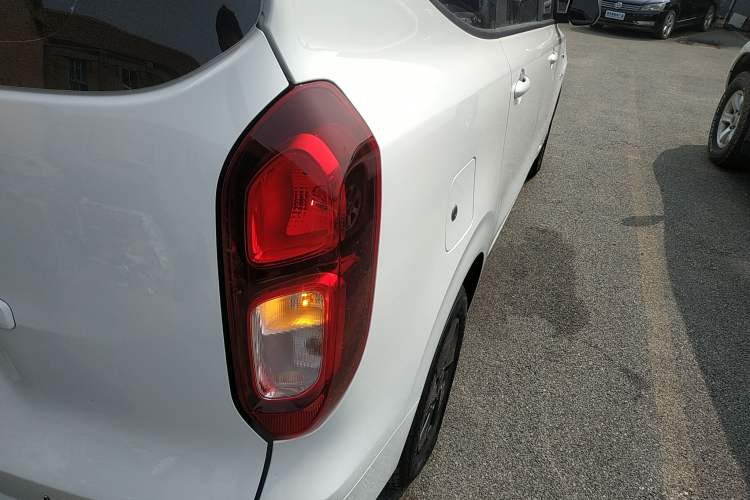 Used Wuling Hongguang New Energy 2025 Extended-Range Hybrid 50KM Comfort Version Exterior 3