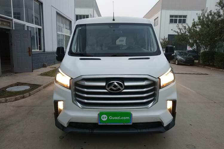 Used SAIC MAXUS Xintu V90 2020 2.0T AMT Yunjie Edition Front-Wheel Drive Rear Single Tire Short Wheelbase Mid-Height 6-Seater
