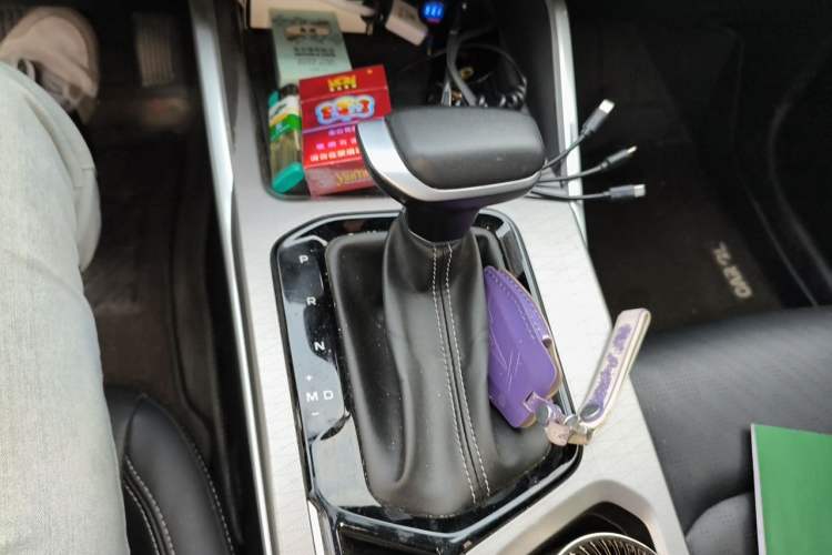 Used Geely Auto Emgrand 2023 4th Generation Champion Edition 1.5L CVT Prestige Model Gear Lever