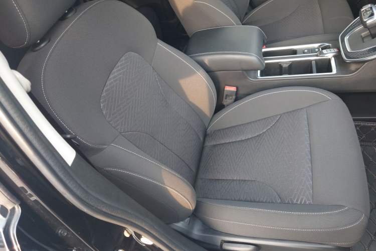 Used Haval M6 2023 PLUS 1.5T DCT Elite Smart Connectivity Model
