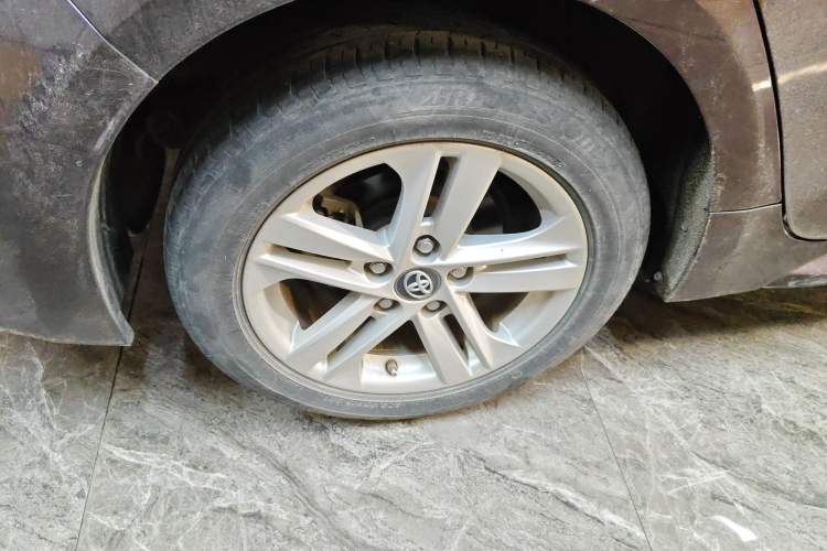 Used Toyota Levin 2019 Dual-Engine 1.8H E-CVT Luxury Edition China VI Standard
