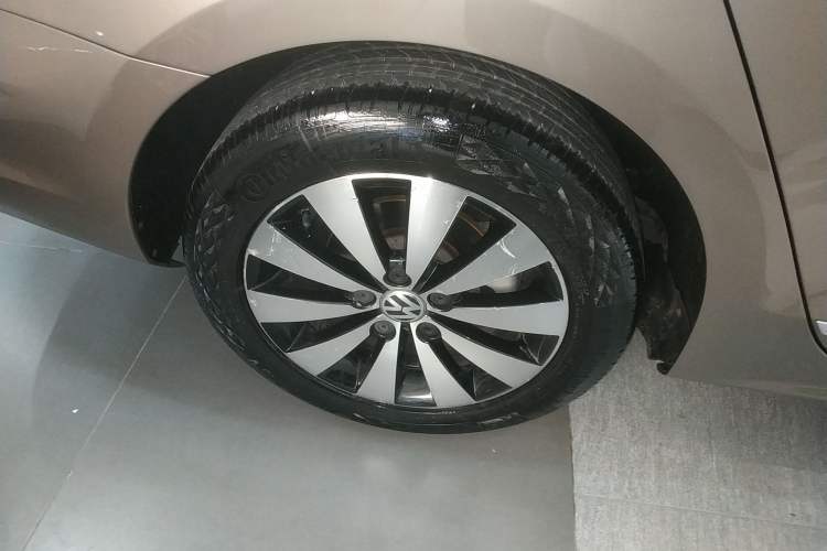 Used Volkswagen Sagitar 2015 230TSI Automatic Luxury Model