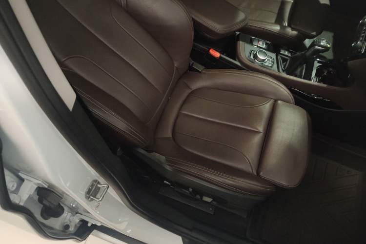 Used BMW X1 New Energy 2019 xDrive25Le Mileage Upgrade Version Right Front Seat