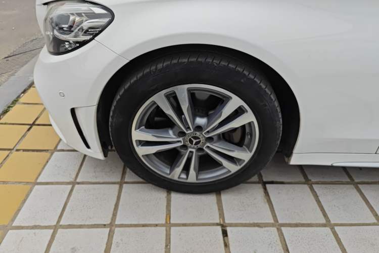Used Mercedes-Benz C-Class 2021 C 200 L Fashion Edition Sport Version Left Front Wheel Hub