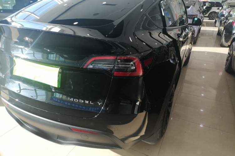 Used Tesla Model Y 2022 Long-Range All-Wheel-Drive Version