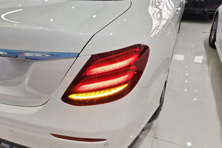 Used Mercedes-Benz E-Class 2018 Facelift E 200 L Sport Edition