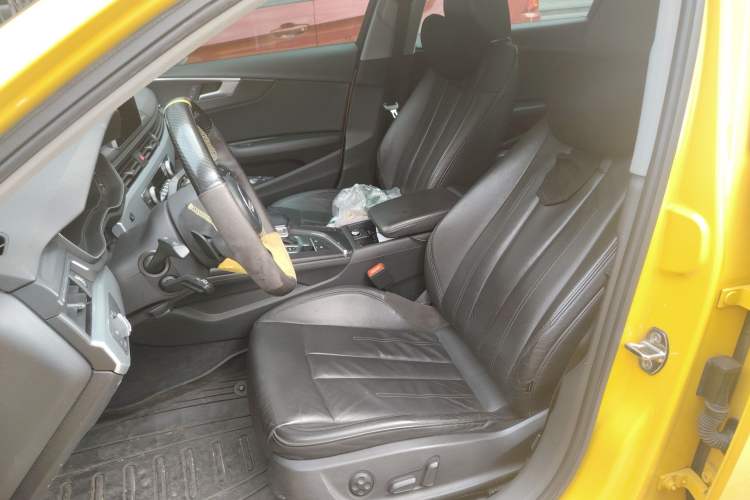 Used Audi A4L 2018 30th Anniversary Edition 40 TFSI Fashion Model
