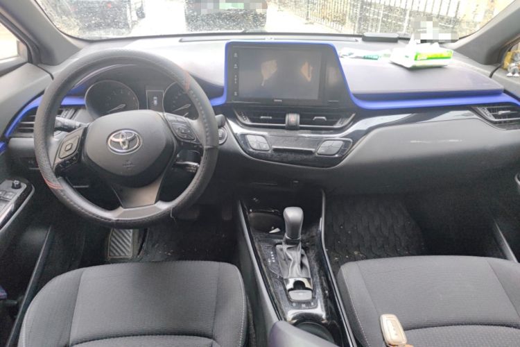 Used Toyota IZOA 2020 2.0L Enjoy Edition Center Console