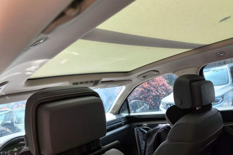 Used Volkswagen Touareg 2020 3.0 TSI Luxury Edition China VI Headliner