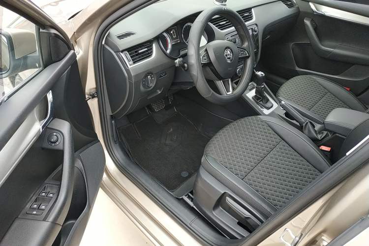 Used Skoda Octavia 2019 TSI230 DSG Luxury Edition