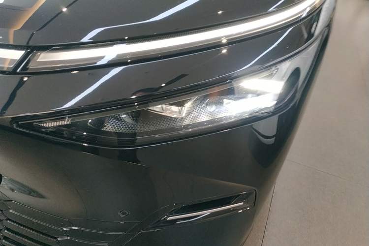 Used XPeng X9 2025 740 Ultra-Long Range Max