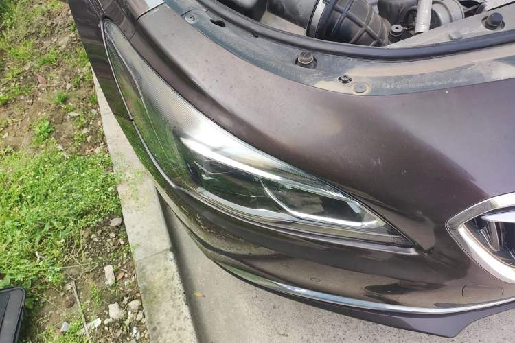 Used Buick LaCrosse 2018 28T Elite Edition Right Front Headlight