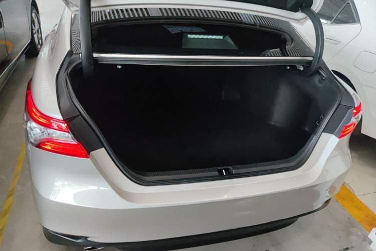 Used Toyota Camry 2021 2.5G Luxury Edition Trunk