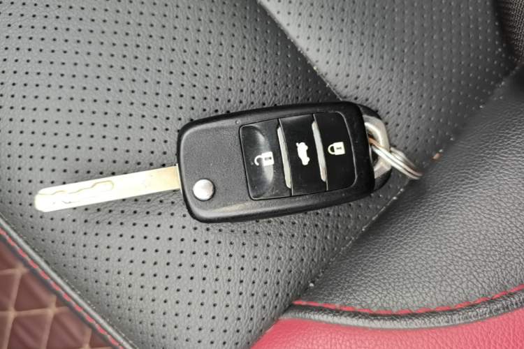 Used CHANGAN Eado 2013 1.6L Automatic ZhiKu Model China IV Standard Interior 1