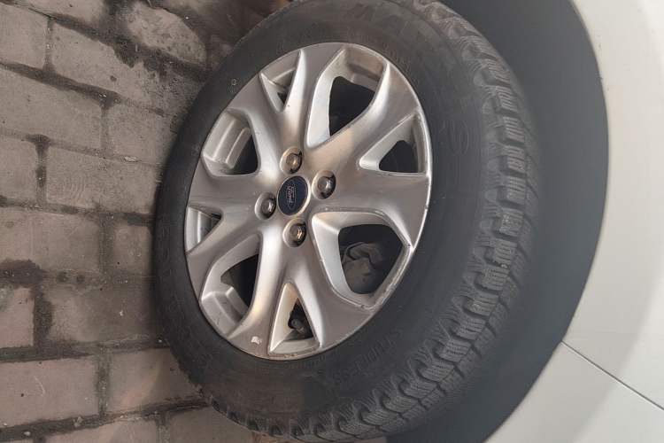 Used Ford EcoSport 2013 1.5L Automatic Fashion Model
