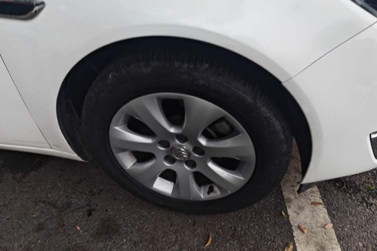 Used Buick Regal 2015 1.6T Elite Tech Model Right Front Wheel Hub