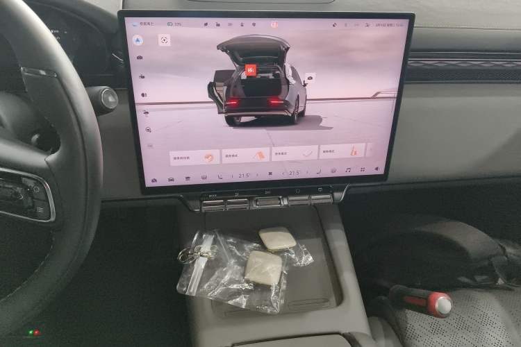 Used Zeekr 7X 2025 100 kWh Long-Range Rear-Wheel Drive with Intelligent Driving Features
