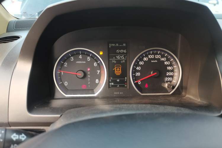 Used Honda CR-V 2007 2.4L automatic four-wheel drive luxury edition Odometer Close Up