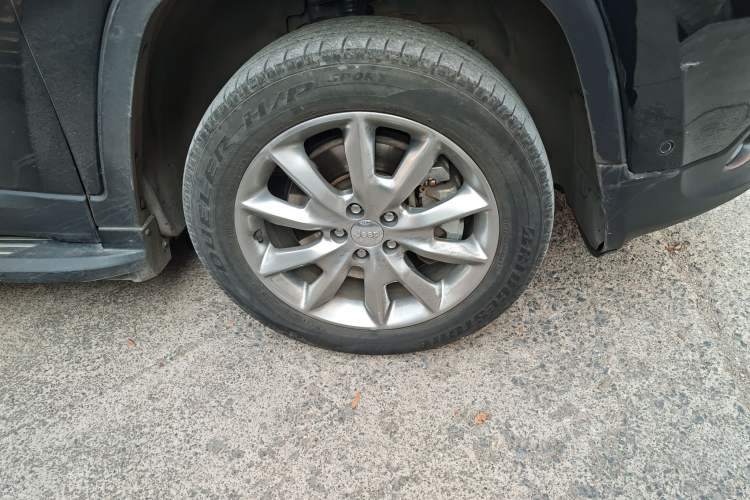 Used Jeep Cherokee 2014 2.4L Luxury Edition