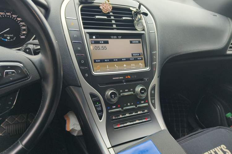 Used Lincoln MKX 2018 2.0T Two-Wheel Drive Deluxe Edition Audio And AC Panel