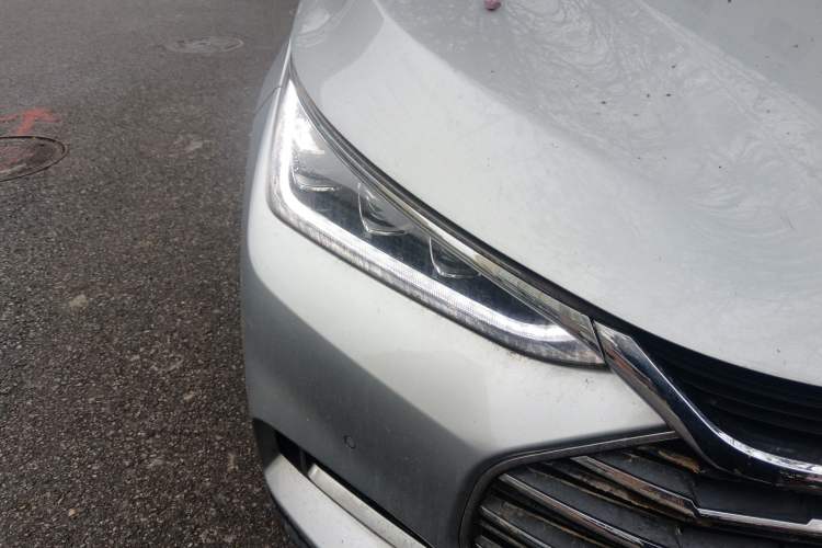 Used BYD Tang 2018 2.0T Automatic SmartConnect Prestige 7-Seater China V Standard Right Front Headlight