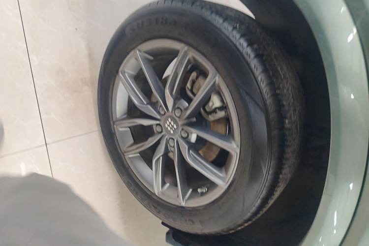 Used Landian E5 2024 Honor Edition 100KM Comfort Model 7 Seats Right Rear Wheel Hub