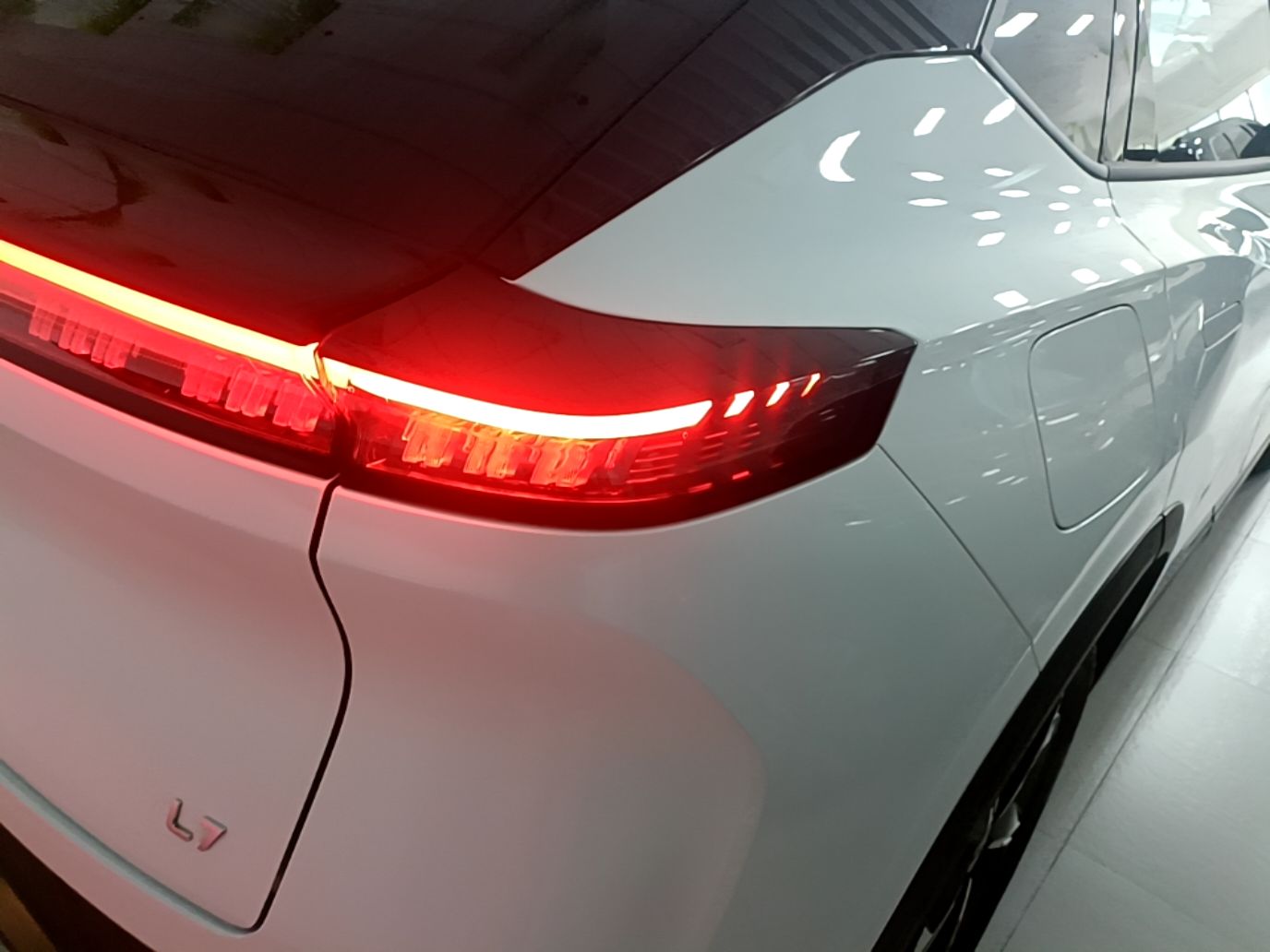 Dongfeng Aeolus L7 New Energy — снимка 9