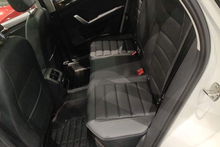 Used Volkswagen Tharu 2021 280TSI Two-Wheel-Drive Luxury Plus Edition Left Rear Seat