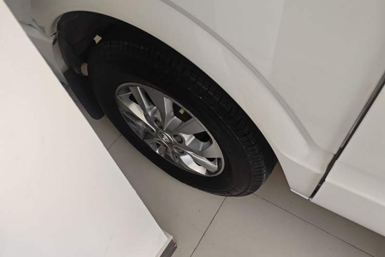 Used SAIC MAXUS Xintu V80 2021 2.0T PLUS AMT City Edition Short Wheelbase Ultra-Low Roof—7/8/9-Seater
