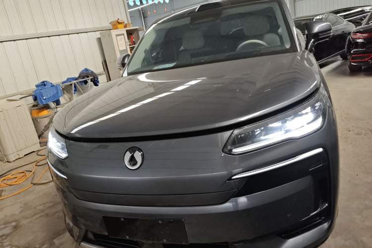 Used Denza N9 2025 Prestige Version
