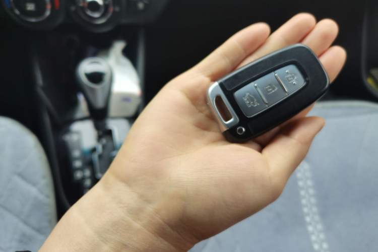 Used Kia K2 2012 Sedan 1.6L Automatic Transmission Premium Commemorative Edition Vehicle Key