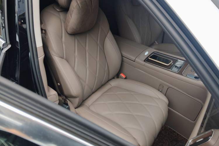 Used Hima AITO M9 2025 Pure Electric Ultra Version 100 kWh 6-Seater Model Right Front Seat