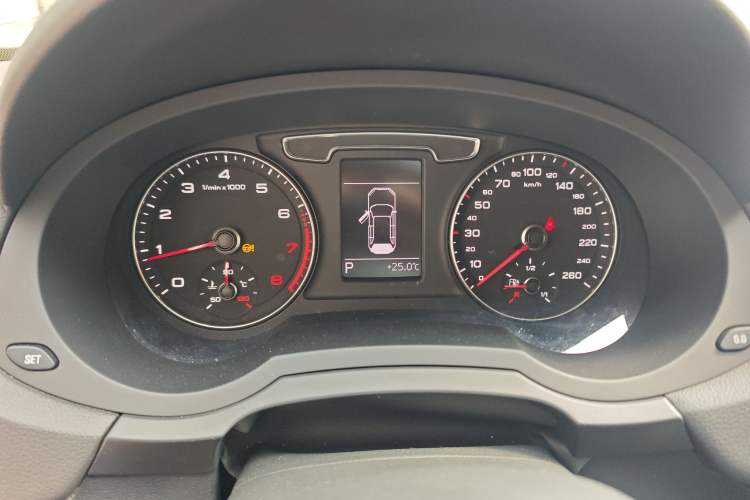 Used Audi Q3 2016 35 TFSI Fashion Model
