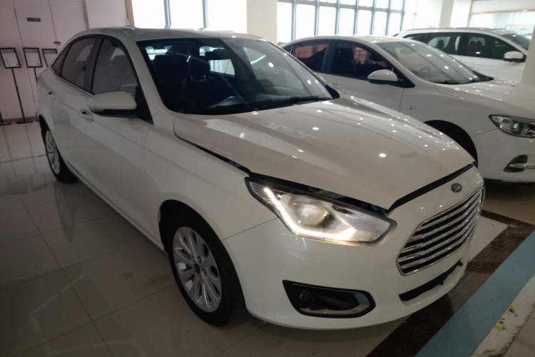 Used Ford Escort 2015 1.5L Automatic Fashion Model
