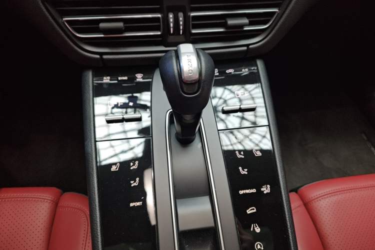 Used Porsche Macan 2022 Macan 2.0T
