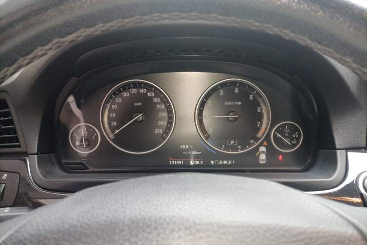 Used BMW 5 Series 2014 520Li Elegant Model
