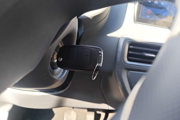 Used Wuling Yangguang 2025 Model 400km Bus Edition—Comfort Edition