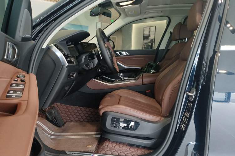 Used BMW X5 2022 xDrive40i Luxury Edition M Sport Package
