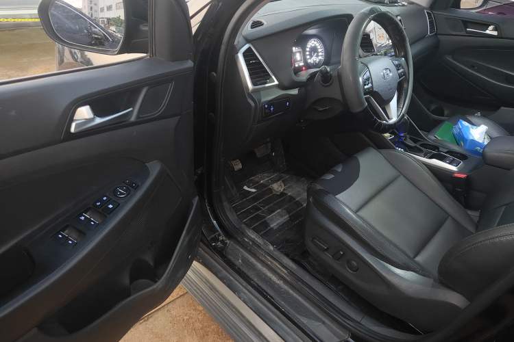 Used Hyundai Tucson 2018 1.6T Dual-Clutch Two-Wheel Drive 15th Anniversary Special Edition Driver Seat