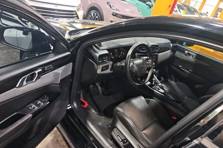 Used Lynk & Co 03 2021 1.5TD DCT Jing Champion Edition Driver Seat