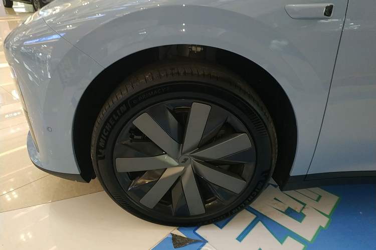 Used Li Auto i8 2025 Model Standard Version Left Front Wheel Hub