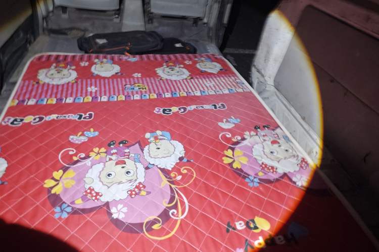 Used Jinbei New Hiace X30L 2016 1.3L Wealth Edition Van DLCG12 Trunk