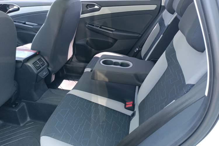 Used Jetta VS7 2023 280TSI Automatic Trend Edition Left Rear Seat