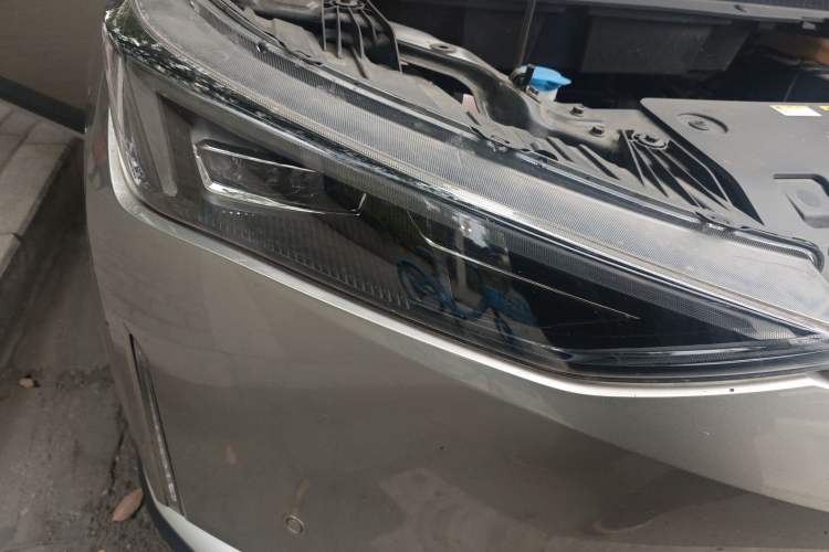 Used Hycan Z03 2022 510 km Range Trendy Cool Version 160 kW 61.13 kWh
