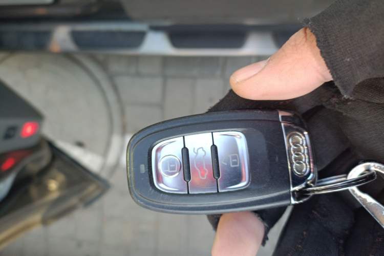 Used Audi Q5 2012 2.0TFSI Technology Model Vehicle Key