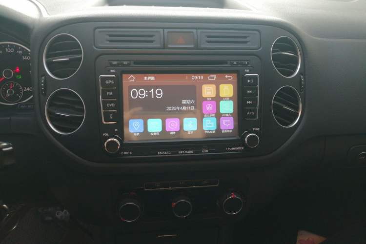 Used Volkswagen Tiguan 2015 1.8TSI Automatic Two-Wheel Drive Trend Edition Audio And AC Panel