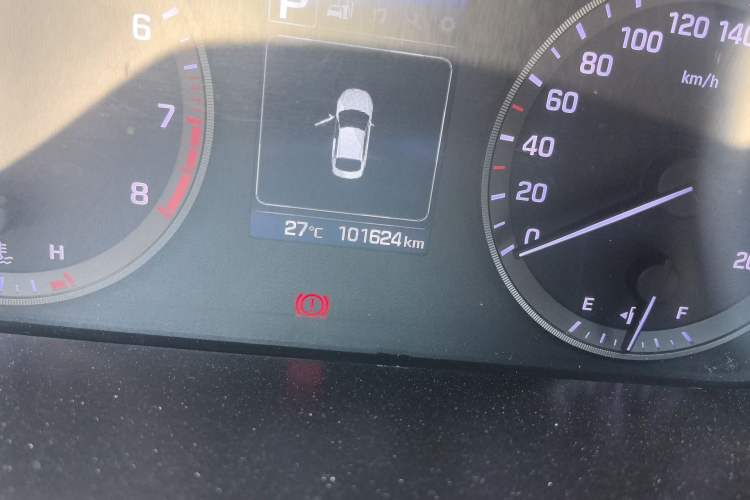 Used Hyundai Sonata 2015 1.6T GLS Smart Model Odometer Close Up